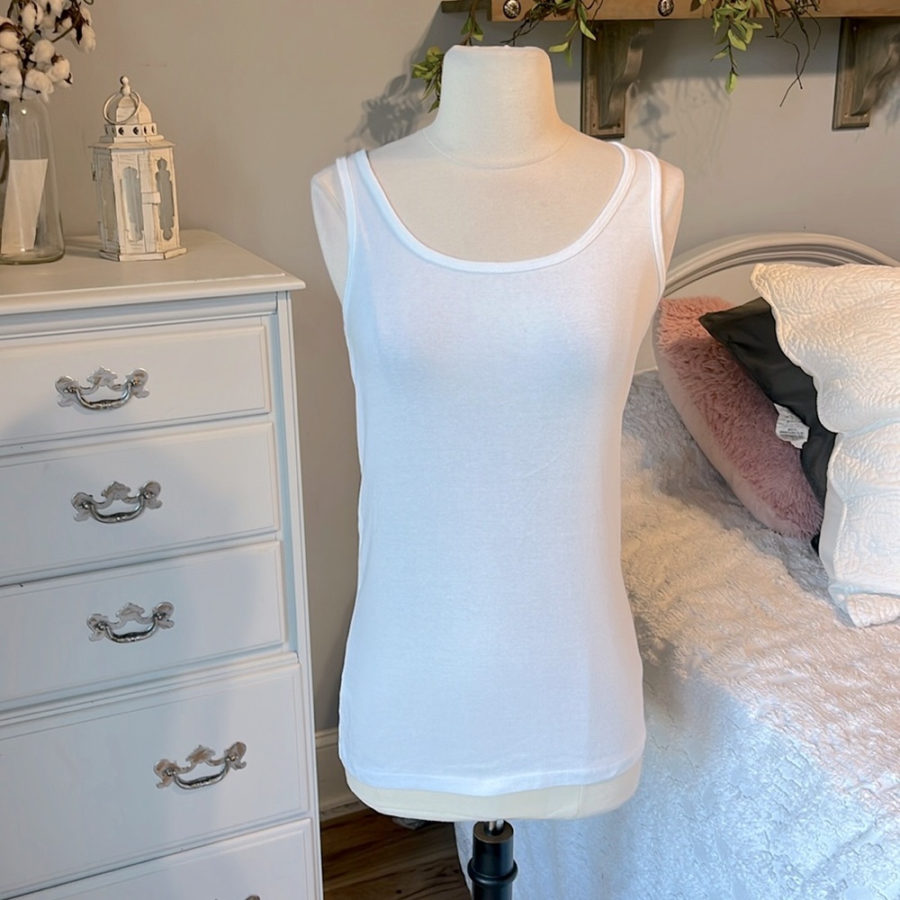 Soft Comfy White Tank Womens Medium